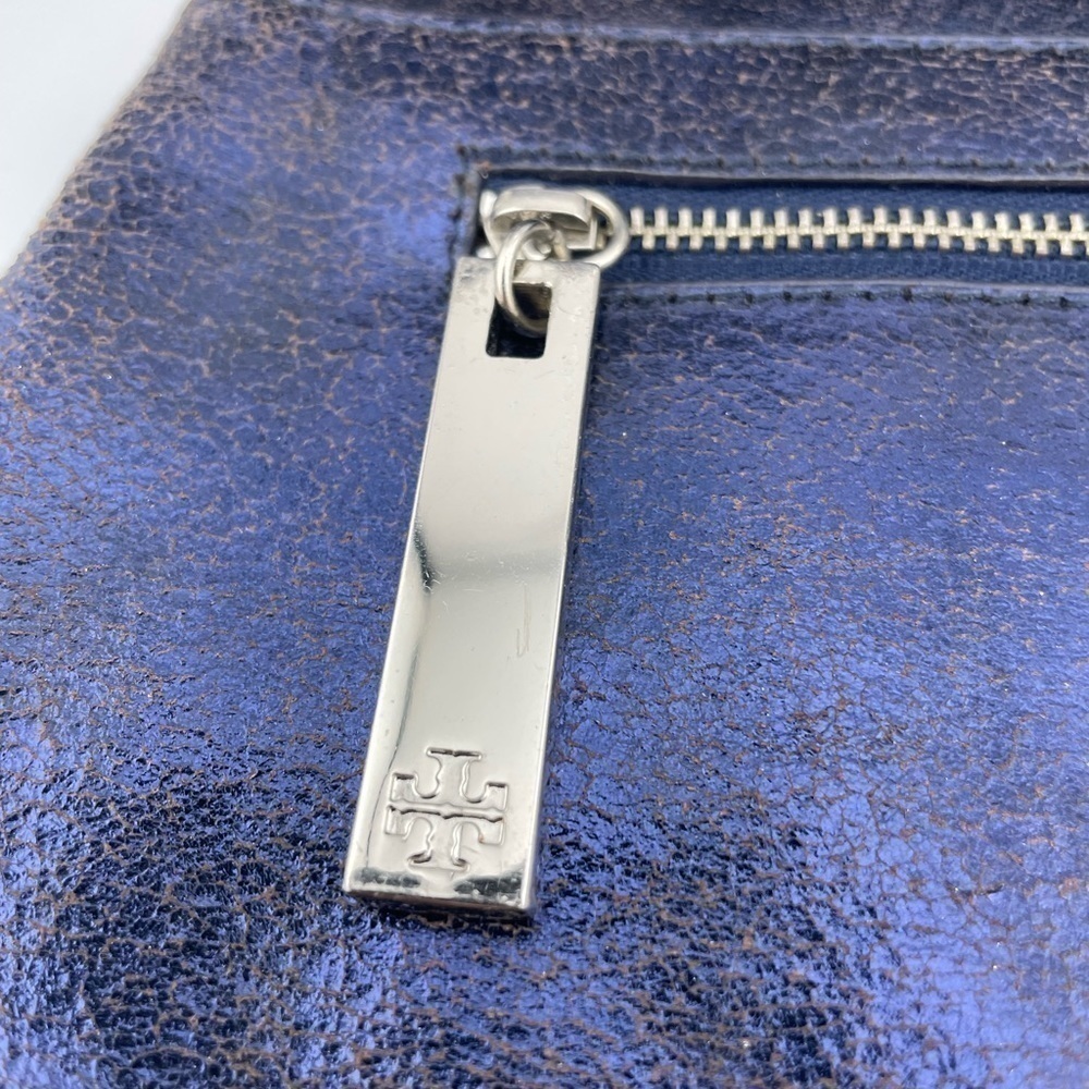 Tory Burch Leather Clutch Bag In brown.​​​​​​​​​​​​​​​​​​​​​​​​​​​​​ - Picture 4 of 10